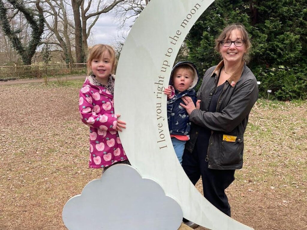 Mom friends generosity in action